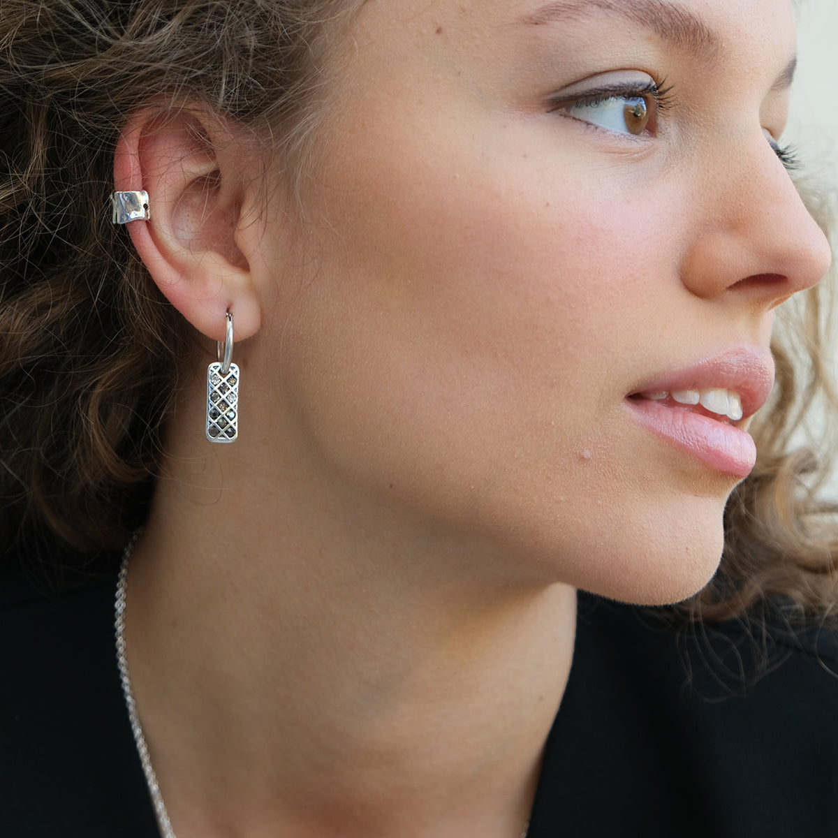 Øreringer med charm, Shaded S - A&C Oslo - Design Collection_2