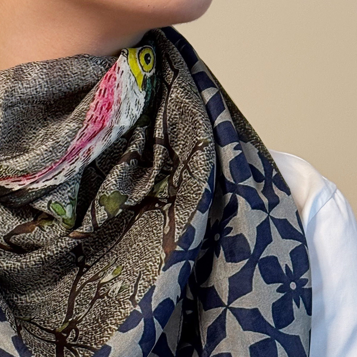 Skjerf i ekte silke, blå fugler - A&C Oslo_2