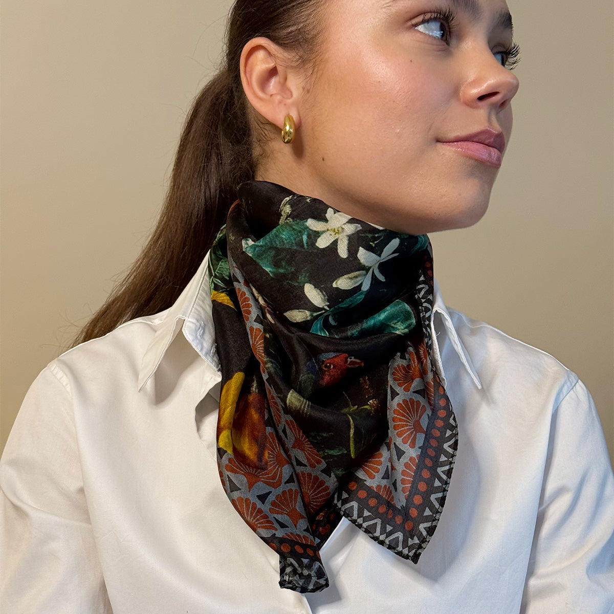 Lite skjerf i ekte silke, fugler sort - A&C Oslo_3