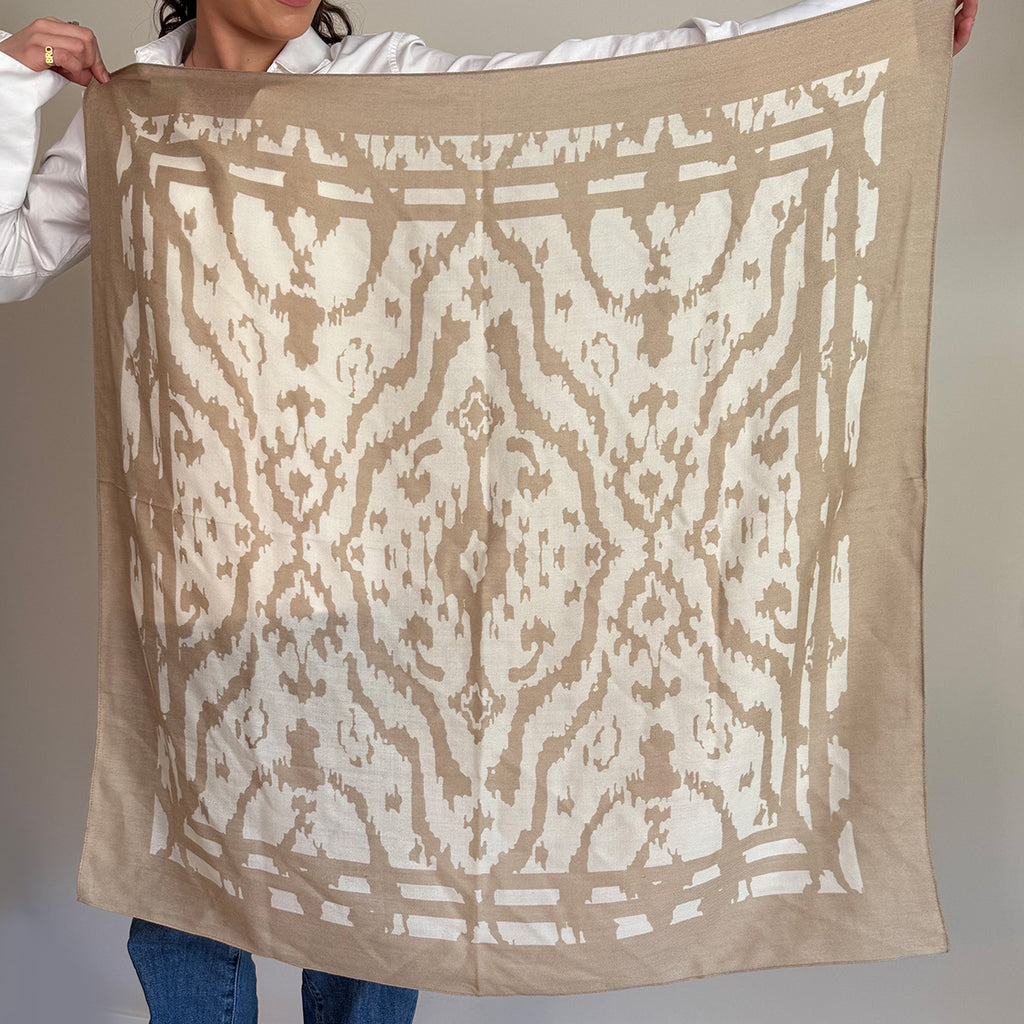 Skjerf i ull/silke, ikat beige