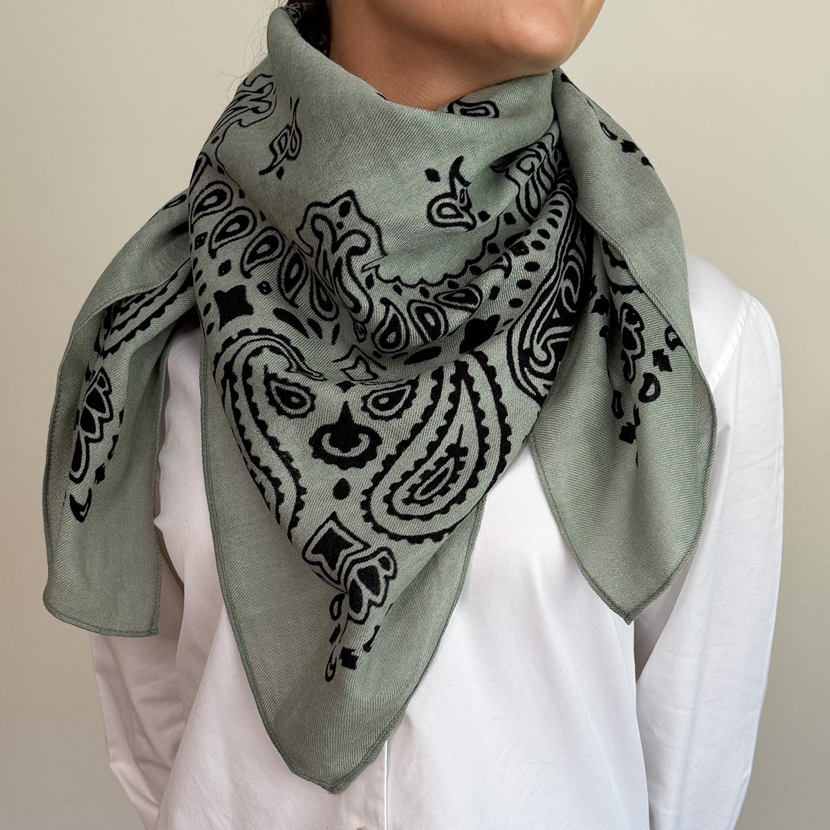 Skjerf i ull/silke, paisley green