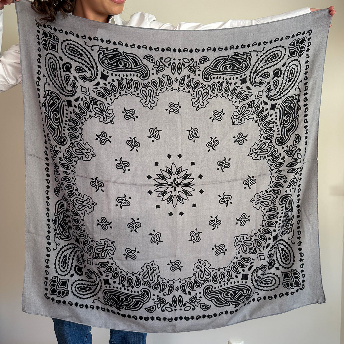 Skjerf i ull/silke, paisley grey