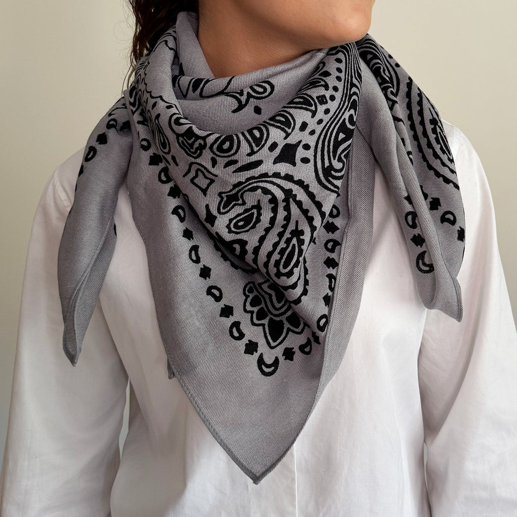 Skjerf i ull/silke, paisley grey