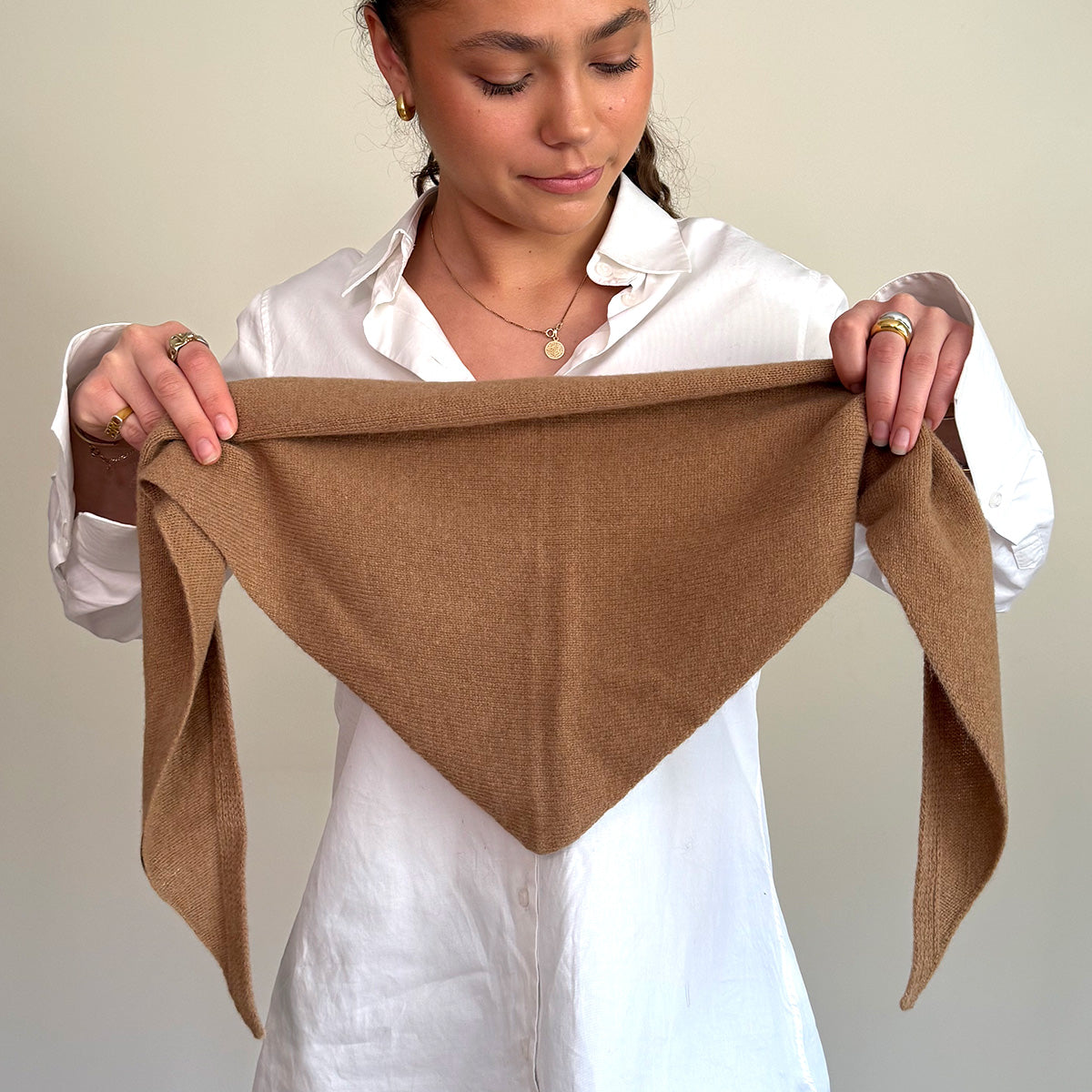 Trekantskjerf, 100% lammeull, khaki
