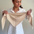 Trekantskjerf, 100% lammeull, beige