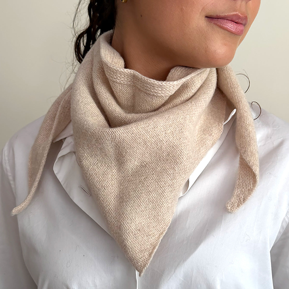 Trekantskjerf, 100% lammeull, beige