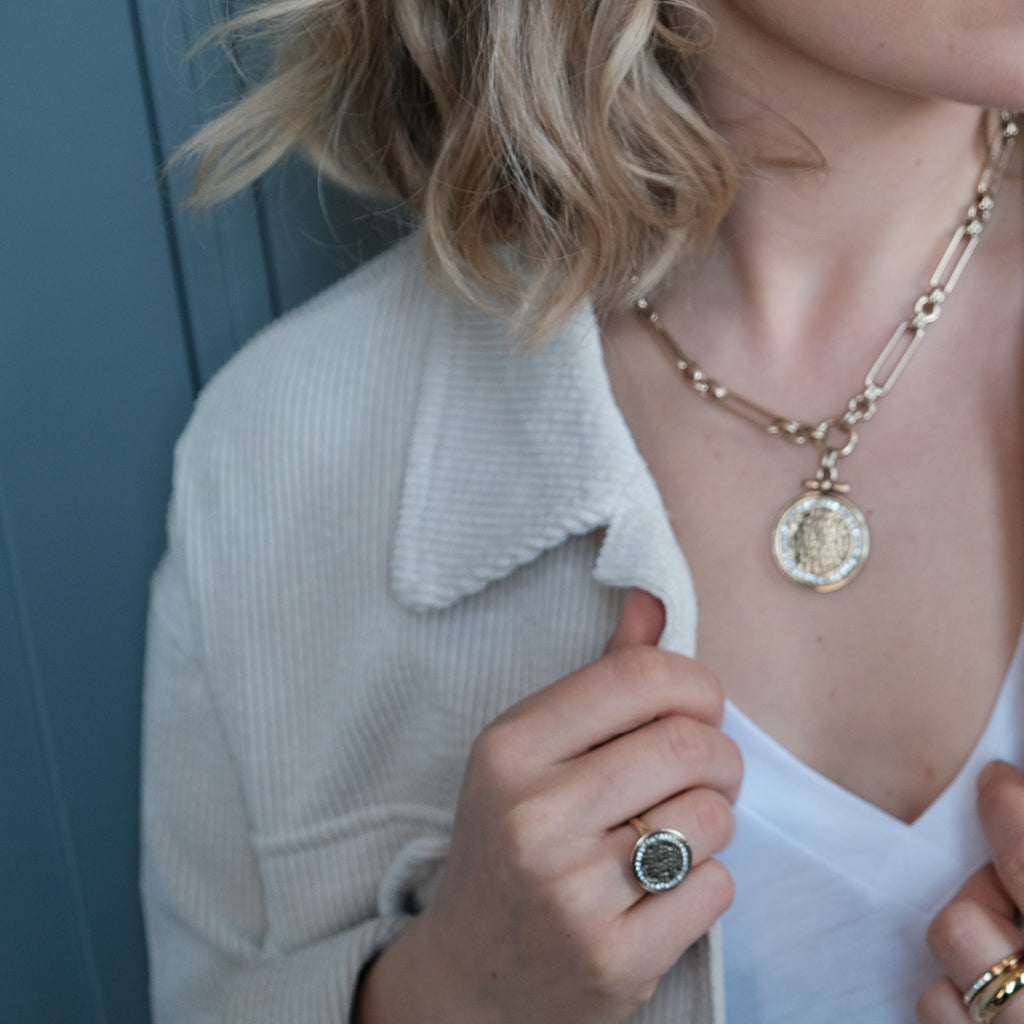 Kort kjede med mynt, Coins of relief, G - A&C Oslo - Design Collection_4