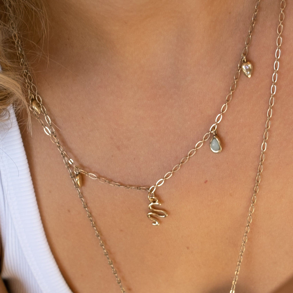 Kort kjede med charms, Mysterious G, S - A&C Oslo - Design Collection_2