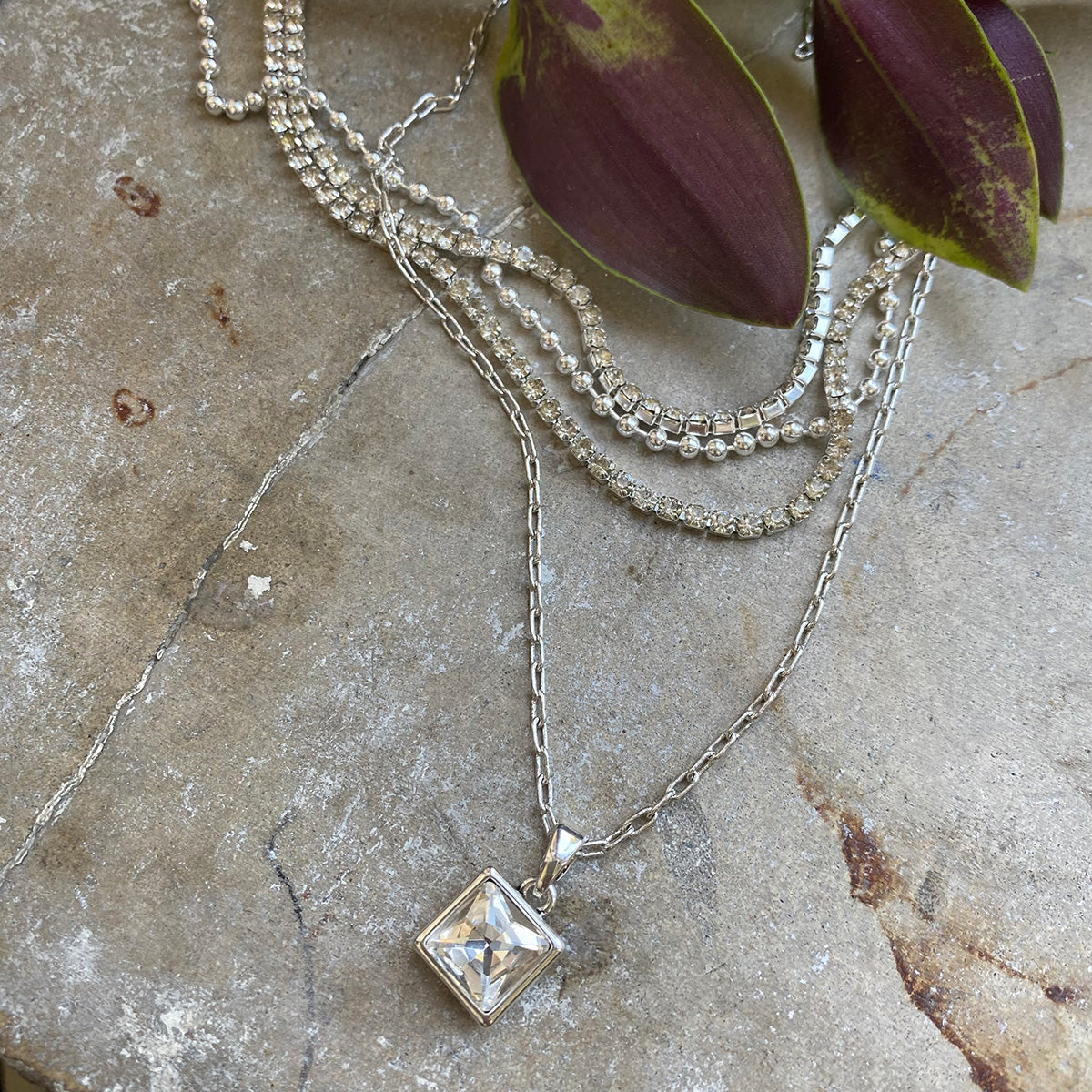 Kort kjede med anheng, Crystal S - A&C Oslo - Design Collection_2