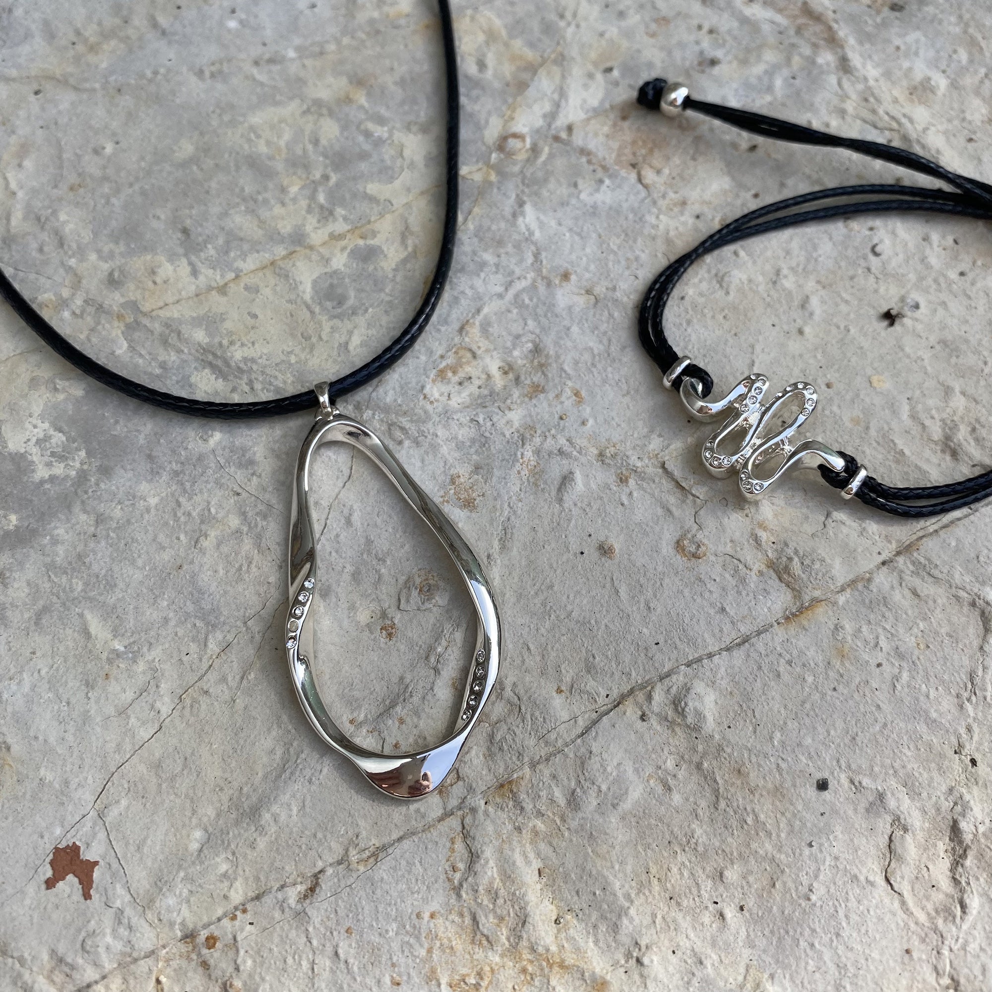 Kort kjede, Blowing Ribbon, S - A&C Oslo - Design Collection_2