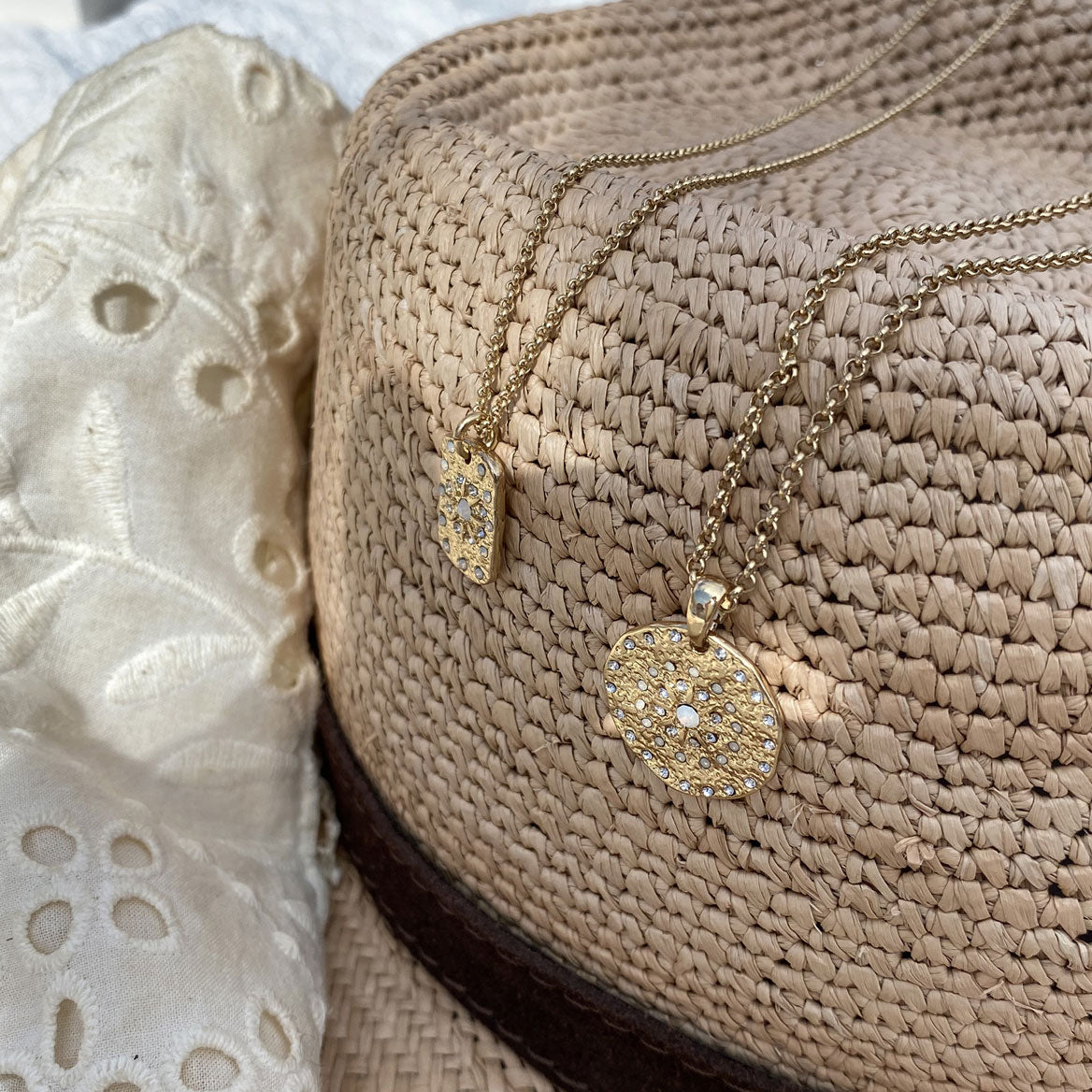 Kort kjede med rundt anheng, Solstice G - A&C Oslo - Design Collection_2