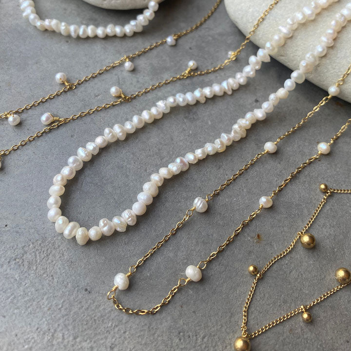 Kort kjede med små ferskvannsperler - A&C Oslo - Pure Steel_3