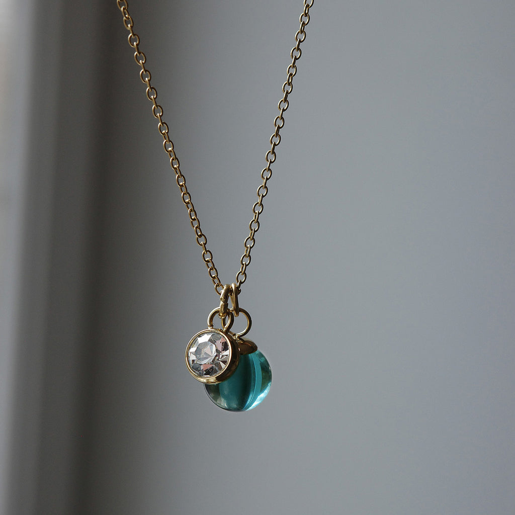 Kort kjede med glasskule, blue, G