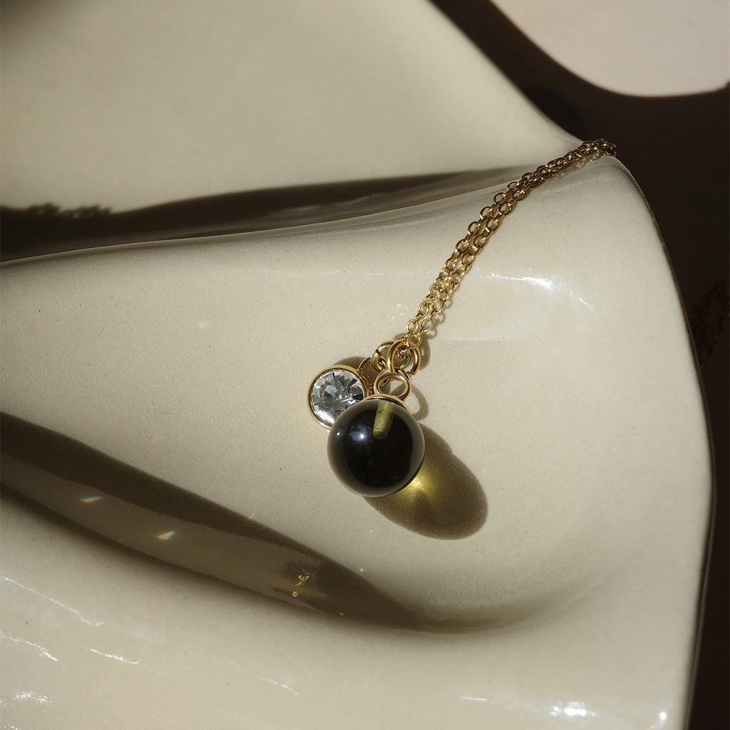Kort kjede med glasskule, olive, G
