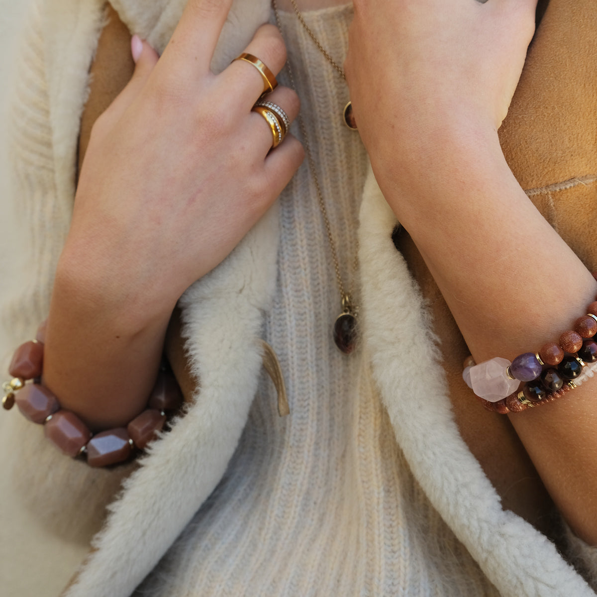 Steinarmbånd, rosenkvarts og sandsten - A&C Oslo - Design Collection_4