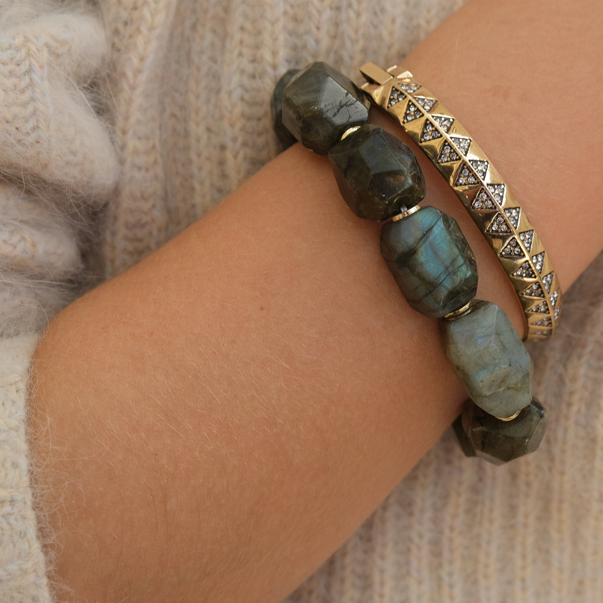 Statement-armbånd, labradoritt - A&C Oslo - Design Collection_2