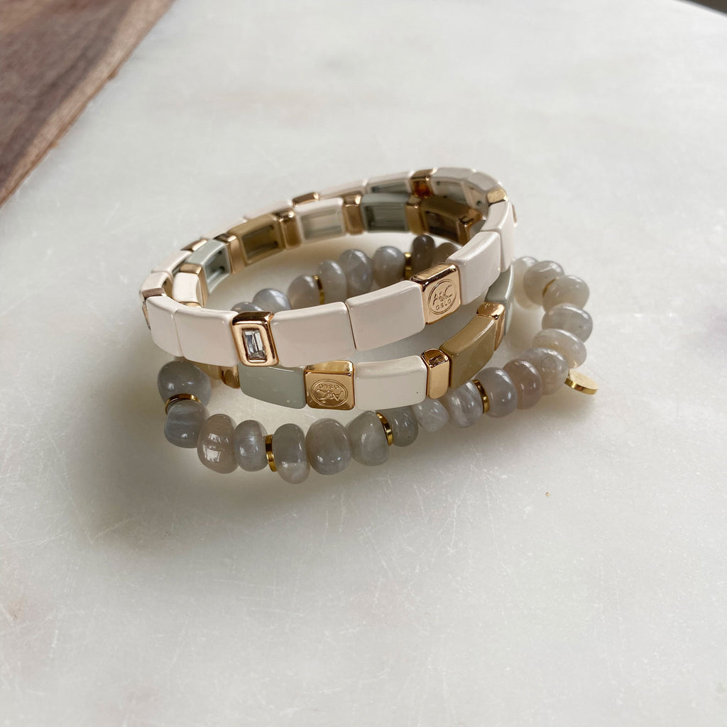 Emaljert armbånd, beige - A&C Oslo - Design Collection_2
