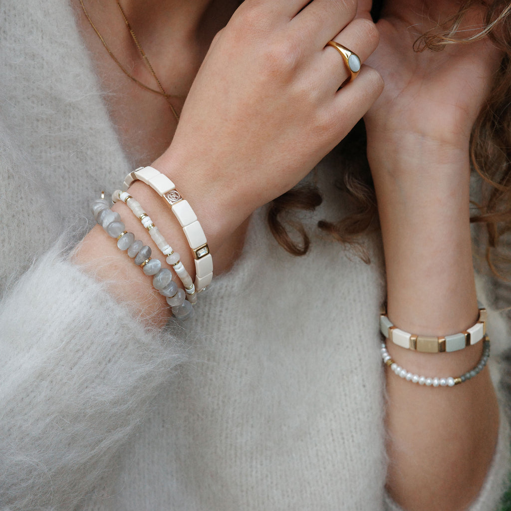 Emaljert armbånd, cream - A&C Oslo - Design Collection_2