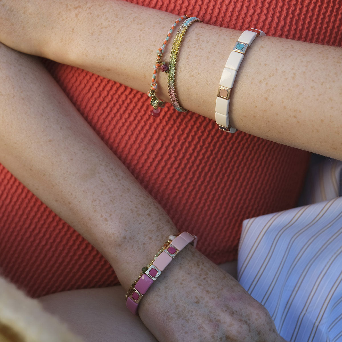 Emaljert armbånd, white multi - A&C Oslo - Design Collection_4