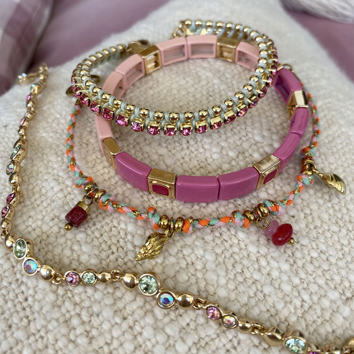 Armbånd med charms, pink, Steel G - A&C Oslo - Design Collection_3