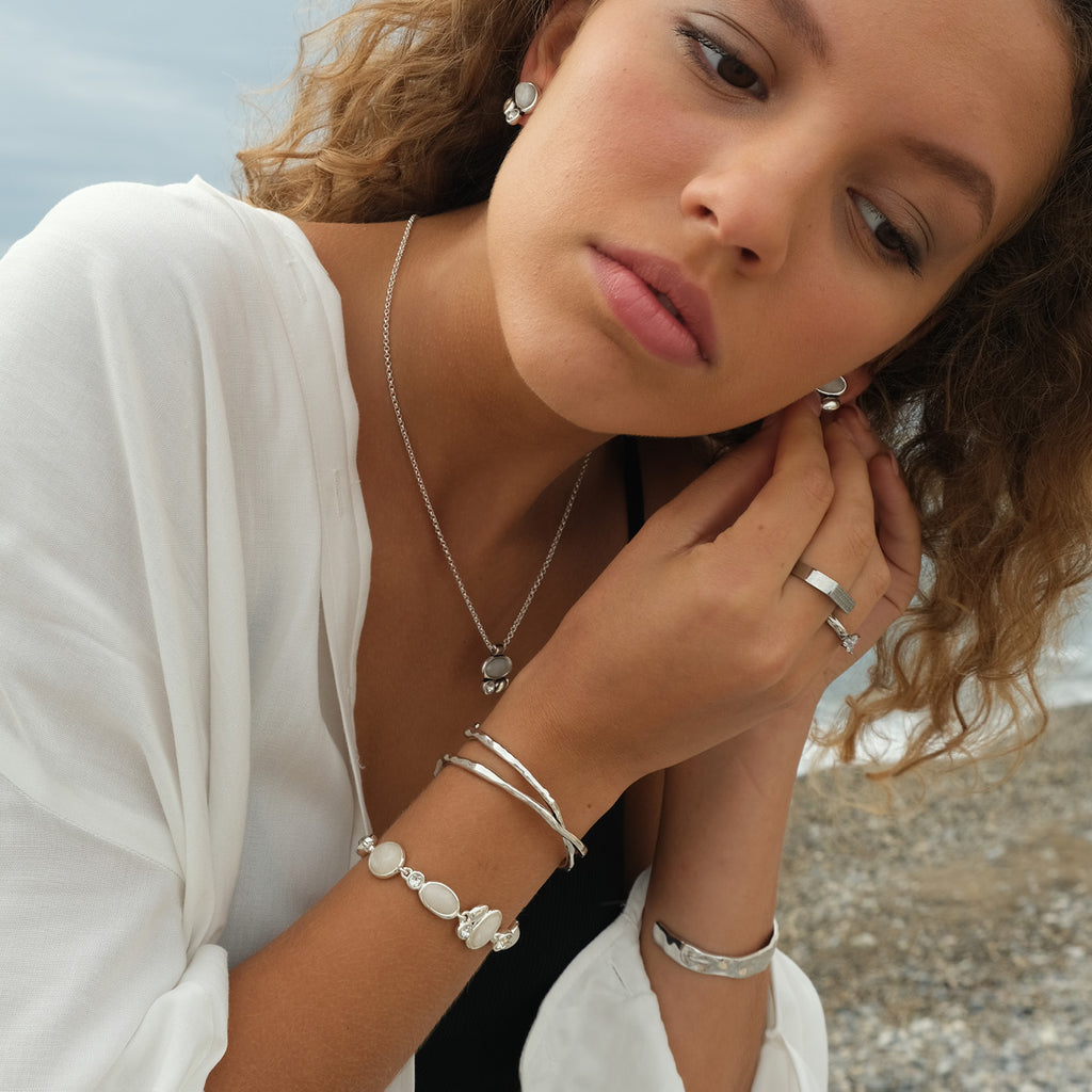 Cuff-armbånd med twist, Raw G - A&C Oslo - Design Collection_4