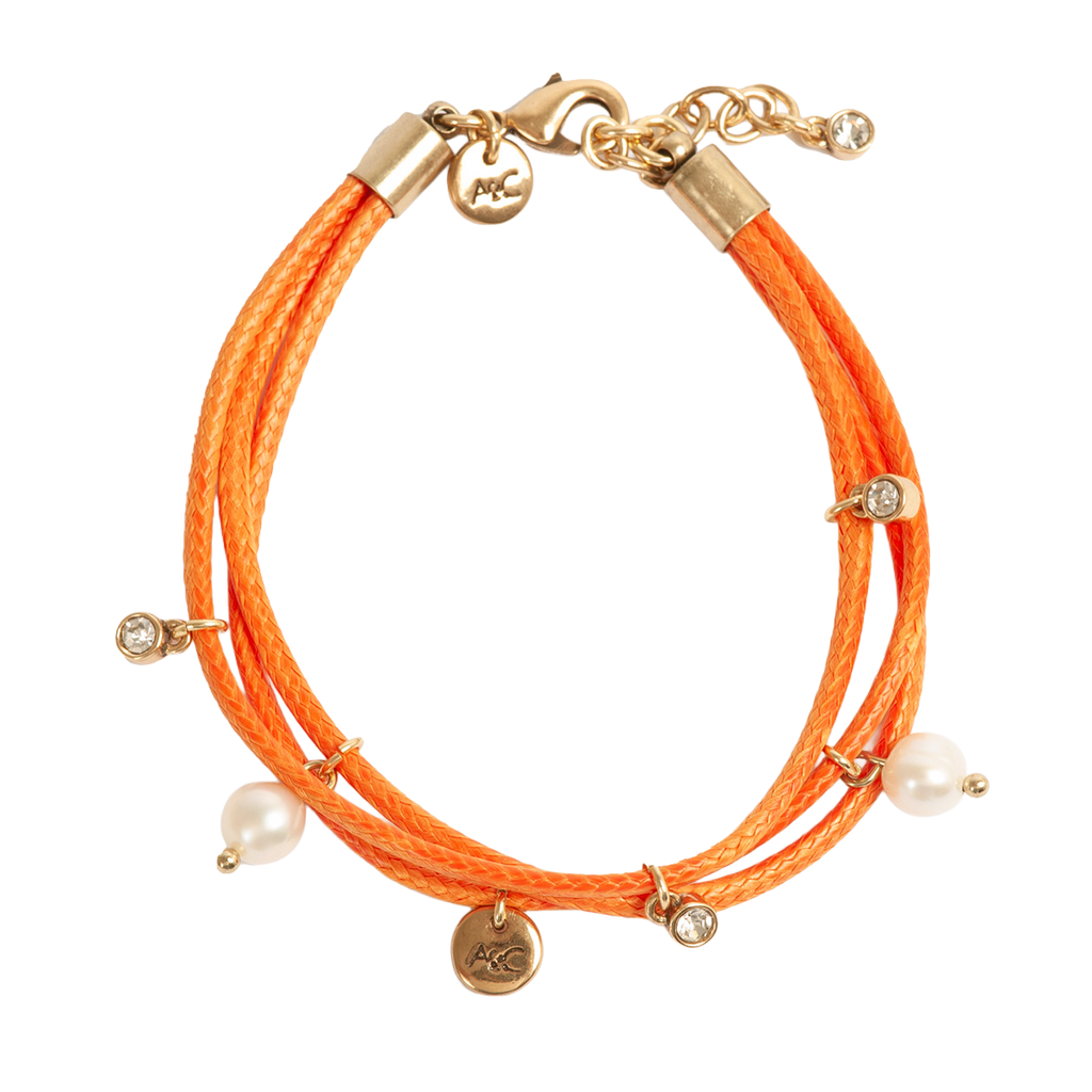 Armbånd med charms, oransje - A&C Oslo - Design Collection