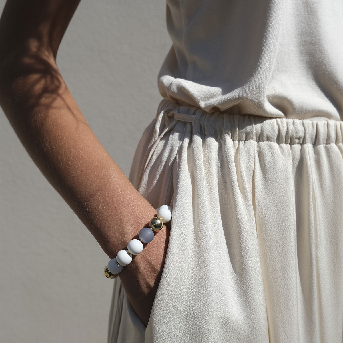 Armbånd med store kuler, White Dreams - A&C Oslo - Design Collection_2