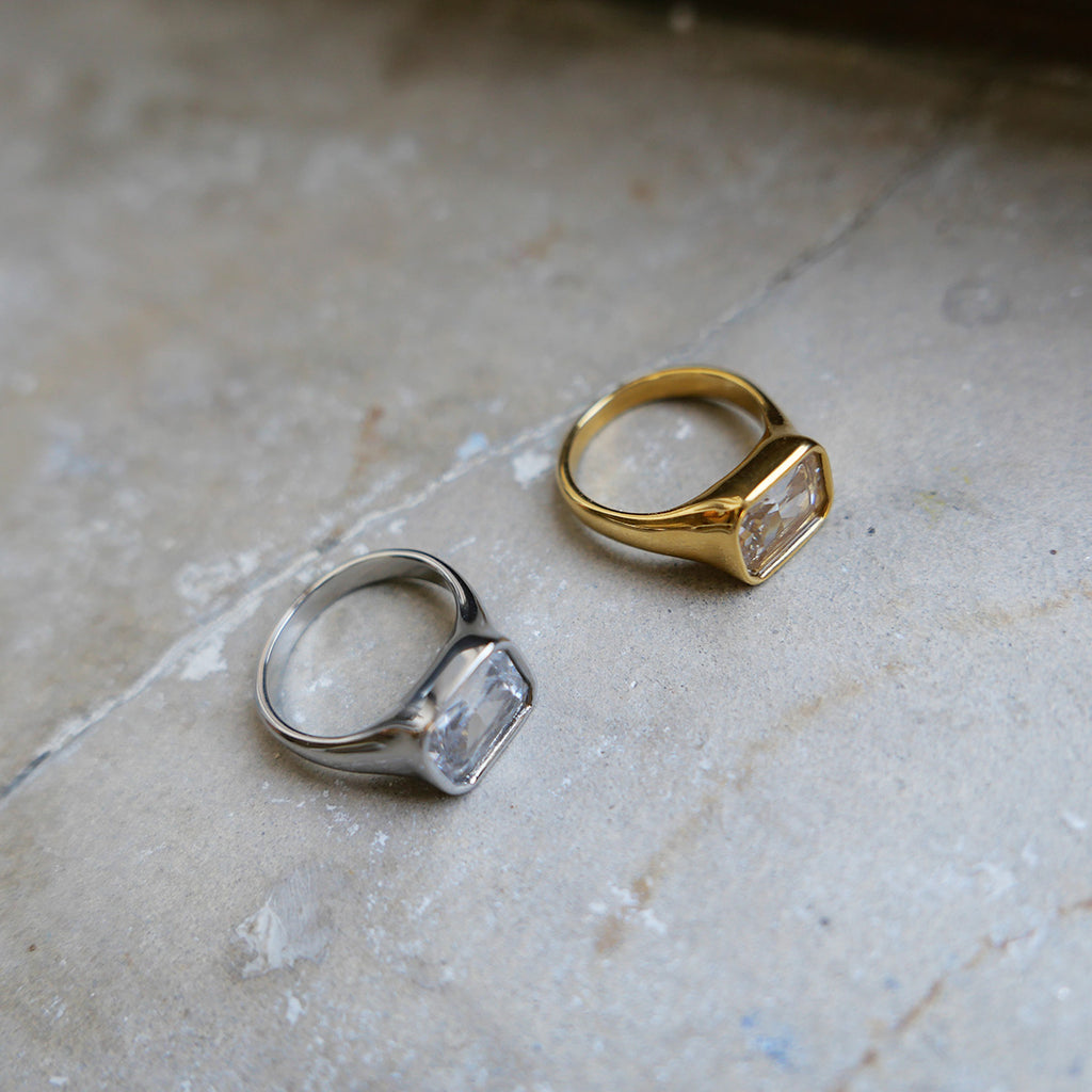Ring med stor krystallsten, Steel_2