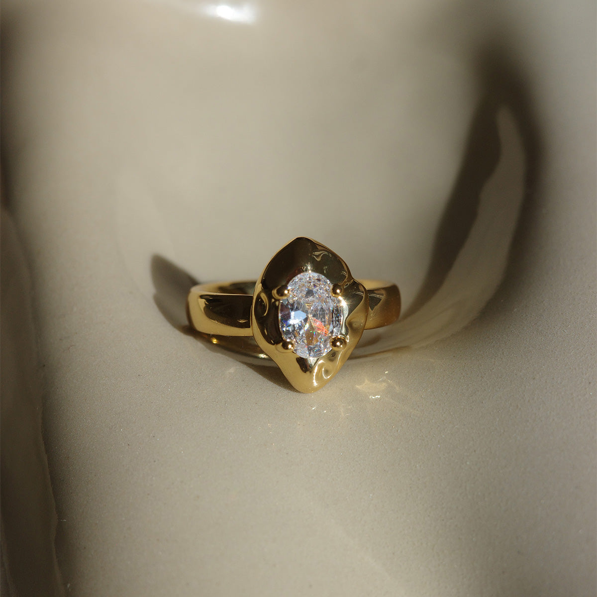 Ring med krystallsten, Steel G